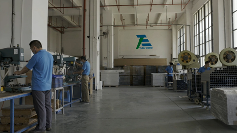 एल्यूमीनियम प्रोफ़ाइल सहायक उपकरण के प्रसंस्करण और उत्पादन में, अनुकूलन का समर्थन किया जाता है।